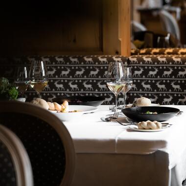Dining-Erlebnis in einem 4-Sterne-Hotel im Salzburger Land mit stilvollem Ambiente.