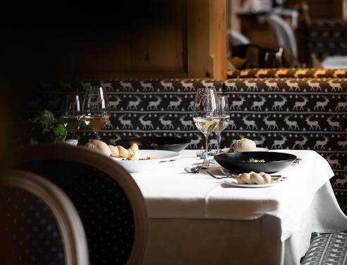 Dining-Erlebnis in einem 4-Sterne-Hotel im Salzburger Land mit stilvollem Ambiente.