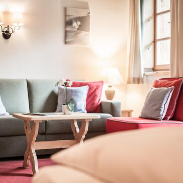 Almhütte in malerischer Berglandschaft nahe dem Boutique Hotel Salzburg, ideal für Ausflüge und Naturgenuss