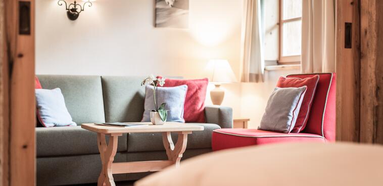 Almhütte in malerischer Berglandschaft nahe dem Boutique Hotel Salzburg, ideal für Ausflüge und Naturgenuss
