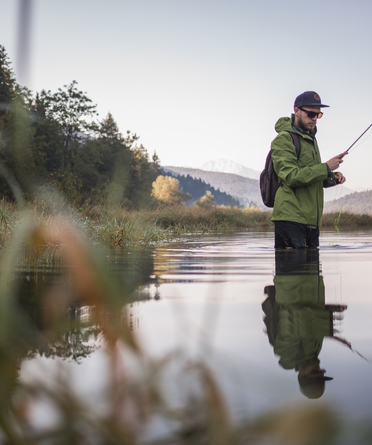 Fliegenfischen an einem Bergsee im Großarltal Salzburger Land | © © SalzburgerLand Tourismus