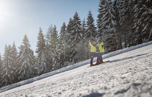 Skifahren bei Sonnenschein in Großarl | © SalzburgerLand Tourismus