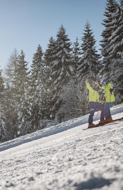 Skifahren bei Sonnenschein in Großarl | © SalzburgerLand Tourismus