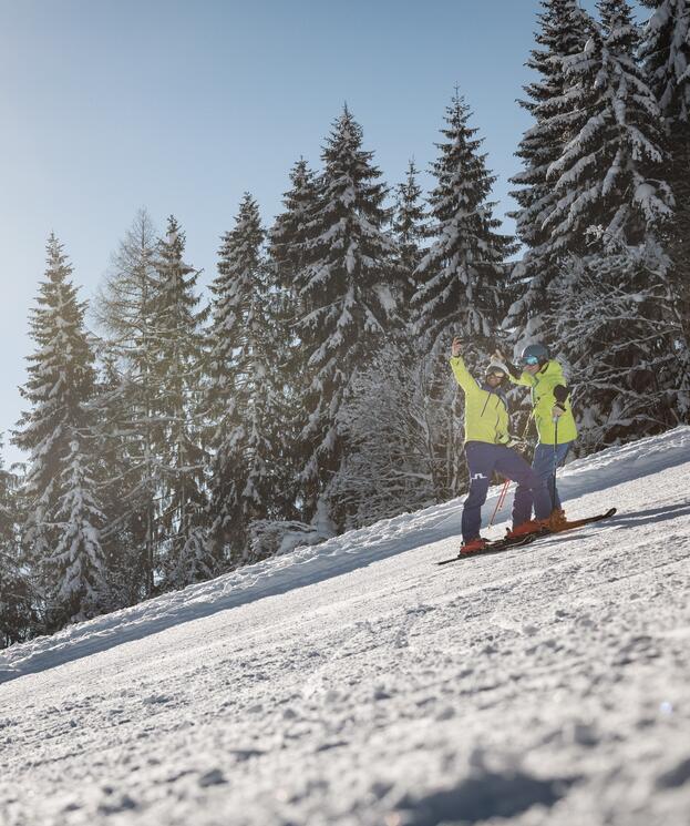 Skifahren bei Sonnenschein in Großarl | © SalzburgerLand Tourismus